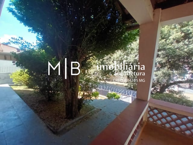 Casa com 918m² 4 quartos e 3 banheiros, à venda, no bairro CENTRO em CATAGUASES
