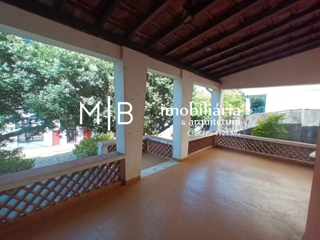 Casa com 918m² 4 quartos e 3 banheiros, à venda, no bairro CENTRO em CATAGUASES