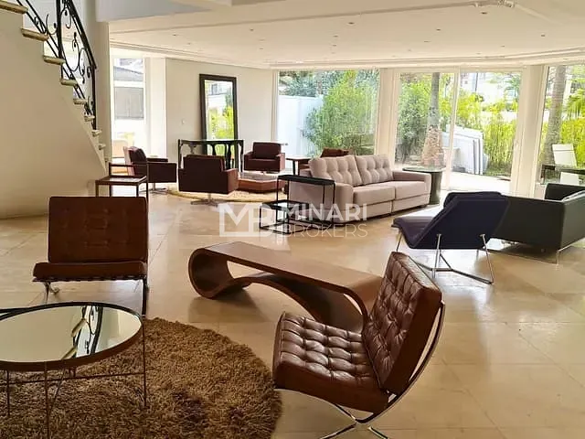 Casa com 800m² 4 quartos e 6 banheiros, à venda ou para alugar, no bairro Alphaville em Santana de Parnaíba