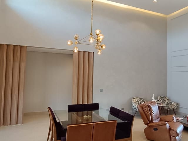 Casa com 672m² 4 quartos e 5 banheiros, à venda, no bairro Jardim Tarobá em Cambé