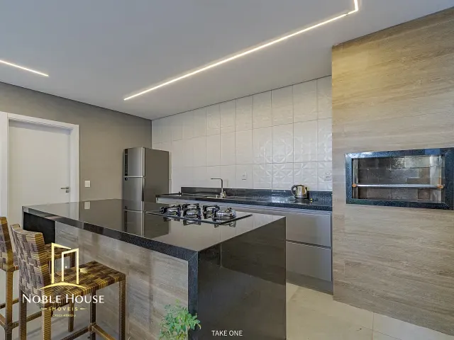 Casa 3 quartos e 5 banheiros, à venda, no bairro Via Castelli em Louveira
