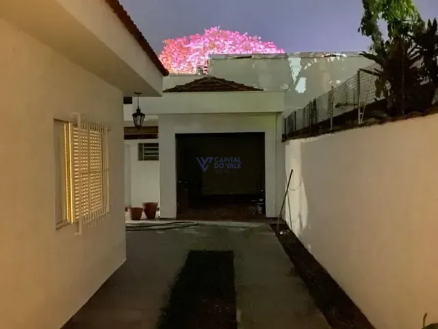 Casa com 465m² 3 quartos e 1 banheiro, à venda, no bairro Jardim Esplanada em São José dos Campos