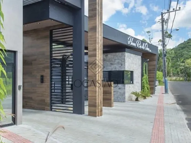 Casa com 500m² 4 quartos e 5 banheiros, à venda, no bairro Ariribá em Balneário Camboriú