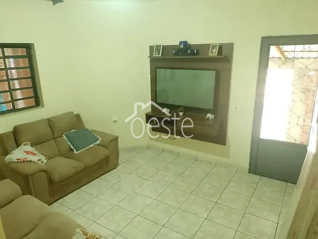 Casa com 166m² 3 quartos e 1 banheiro, à venda, no bairro Parque Olaria em Santa Bárbara D'Oeste