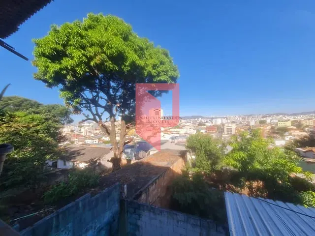 Casa com 360m² 3 quartos e 1 banheiro, à venda, no bairro Caiçara em Belo Horizonte