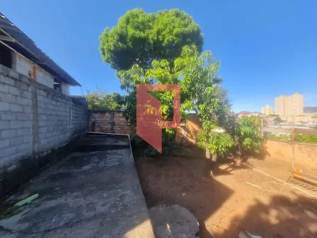 Casa com 360m² 3 quartos e 1 banheiro, à venda, no bairro Caiçara em Belo Horizonte