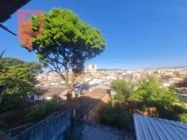 Casa com 360m² 3 quartos e 1 banheiro, à venda, no bairro Caiçara em Belo Horizonte