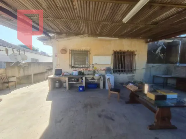 Casa com 360m² 3 quartos e 1 banheiro, à venda, no bairro Caiçara em Belo Horizonte