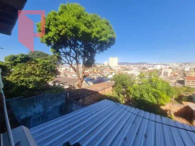 Casa com 360m² 3 quartos e 1 banheiro, à venda, no bairro Caiçara em Belo Horizonte
