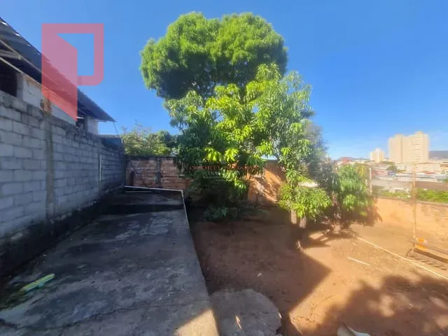 Casa com 360m² 3 quartos e 1 banheiro, à venda, no bairro Caiçara em Belo Horizonte