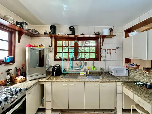 Casa com 360m² 3 quartos e 3 banheiros, à venda, no bairro São Paulo II em Cotia