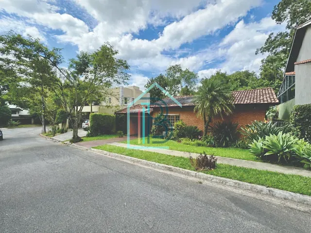 Casa com 360m² 3 quartos e 3 banheiros, à venda, no bairro São Paulo II em Cotia