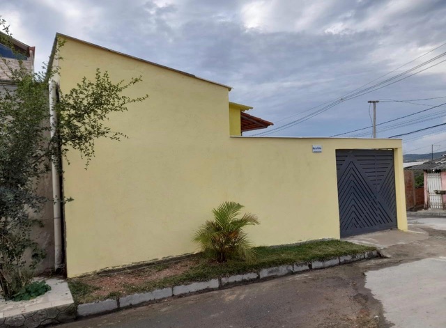 Casa 2 quartos e 1 banheiro, à venda, no bairro Imperial em Santa Luzia