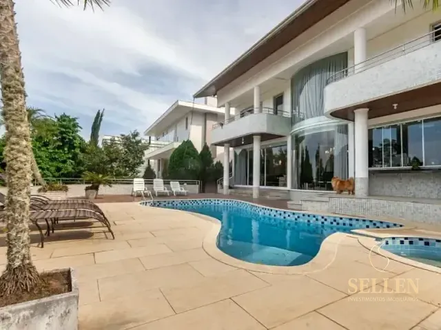 Casa 4 quartos e 5 banheiros, para alugar, no bairro Ariribá em Balneário Camboriú