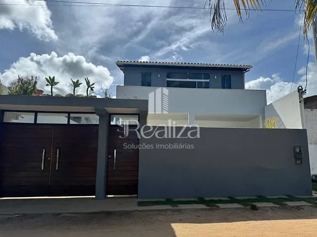 Casa 4 quartos e 3 banheiros, à venda, no bairro Olivença em Ilhéus