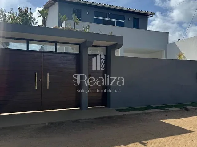 Casa 4 quartos e 3 banheiros, à venda, no bairro Olivença em Ilhéus