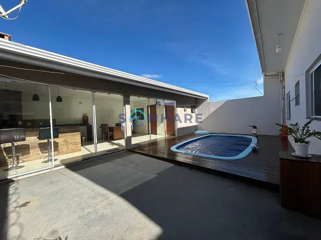 Casa 2 quartos e 2 banheiros, à venda ou para alugar, no bairro Palmonari em Siqueira Campos