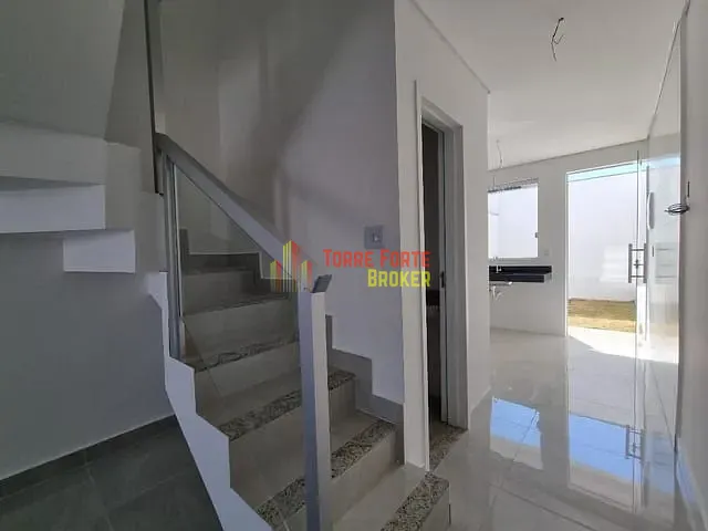 Casa com 112m² 2 quartos e 2 banheiros, à venda, no bairro Floramar em Belo Horizonte