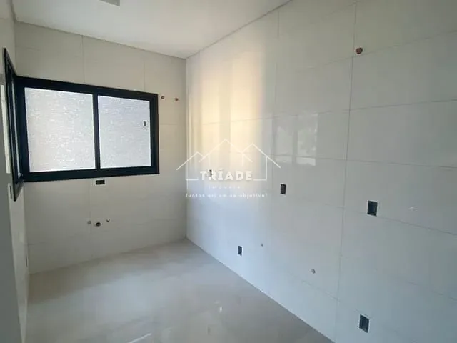 Casa com 180m² 3 quartos e 1 banheiro, à venda, no bairro Iguaçu em Araucária