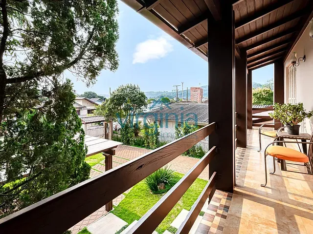Casa com 304m² 3 quartos e 3 banheiros, à venda, no bairro São Jorge em Novo Hamburgo
