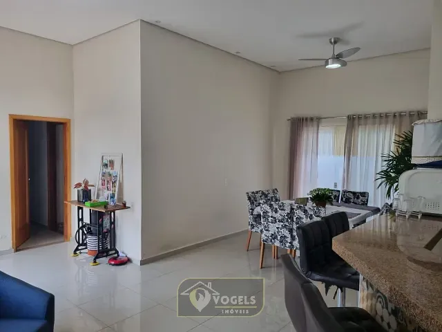 Casa 4 quartos e 3 banheiros, à venda, no bairro Jardim Holanda em Holambra