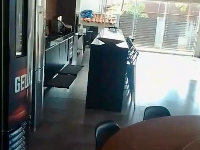 Casa 6 quartos e 4 banheiros, à venda, no bairro LAGO em Abadiânia