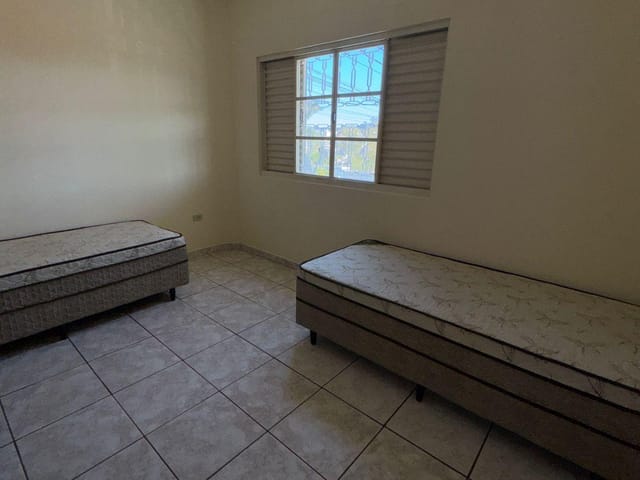 Casa 3 quartos e 1 banheiro, para alugar, no bairro Centro em Extrema