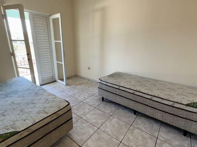 Casa 3 quartos e 1 banheiro, para alugar, no bairro Centro em Extrema