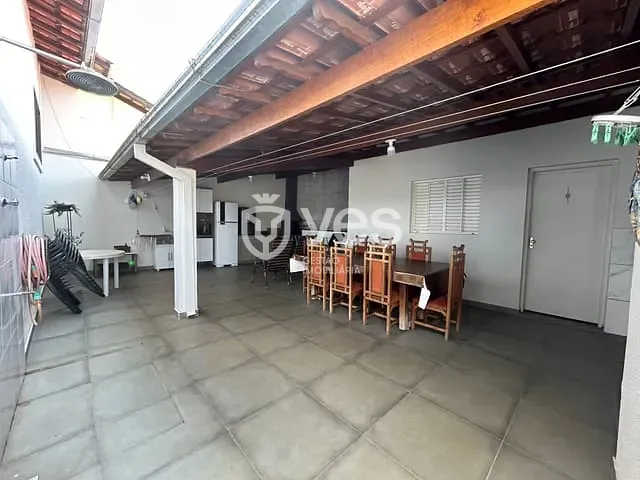 Casa com 300m² 4 quartos e 2 banheiros, à venda, no bairro Santo Antônio em Araxá