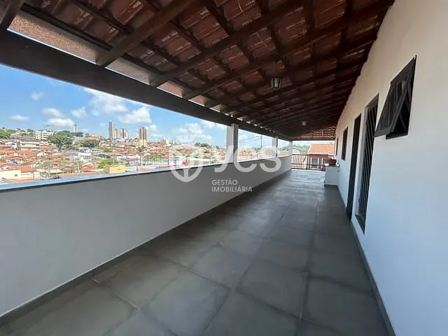 Casa com 300m² 4 quartos e 2 banheiros, à venda, no bairro Santo Antônio em Araxá