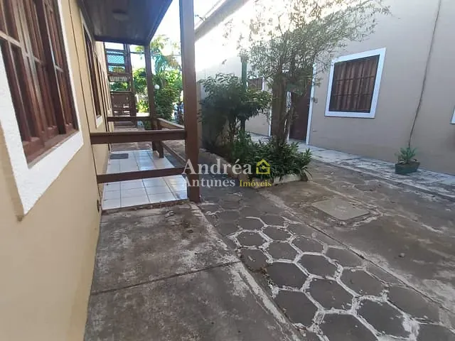 Casa 2 quartos e 2 banheiros, para alugar, no bairro Palmeiras em Cabo Frio