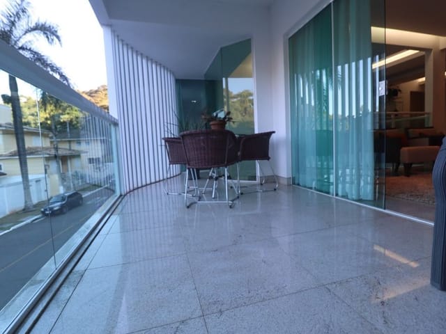 Casa 5 quartos e 5 banheiros, à venda, no bairro São Pedro em Juiz de Fora