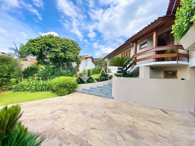 Casa com 819m² 4 quartos e 2 banheiros, à venda, no bairro Triângulo em Erechim