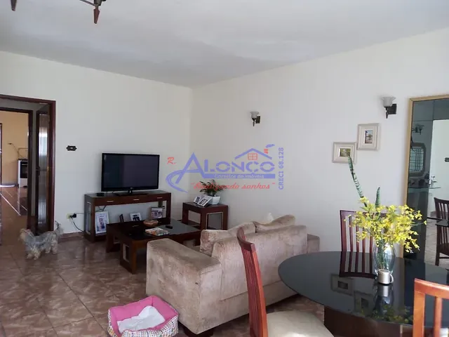 Casa com 276m² 2 quartos e 1 banheiro, à venda, no bairro Jardim Pereira do Amparo em Jacareí
