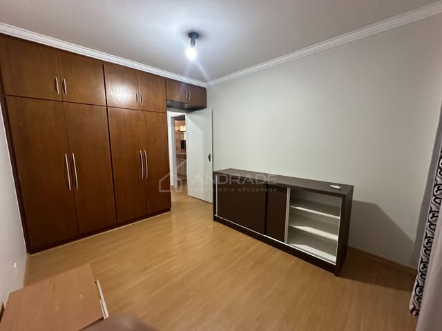 Casa com 658m² 3 quartos e 3 banheiros, à venda, no bairro Centro em Apucarana