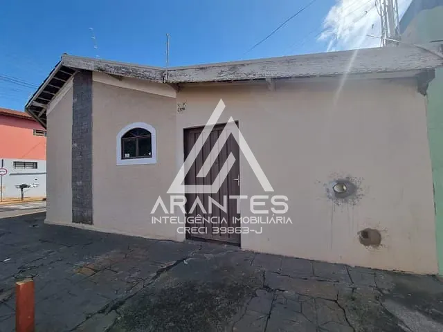 Casa 2 quartos e 1 banheiro, para alugar, no bairro Centro em Barretos