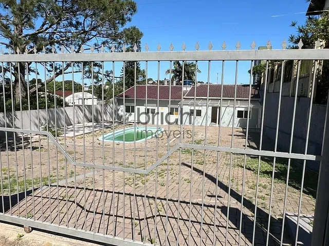 Casa com 496m² 2 quartos e 2 banheiros, à venda, no bairro Vila Nova em Novo Hamburgo