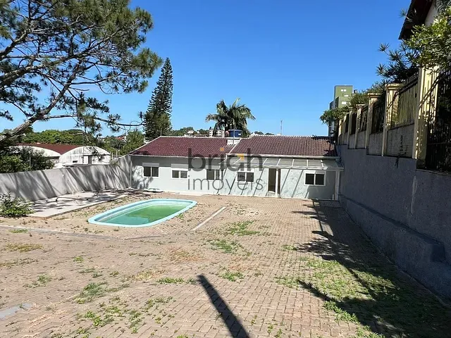 Casa com 496m² 2 quartos e 2 banheiros, à venda, no bairro Vila Nova em Novo Hamburgo