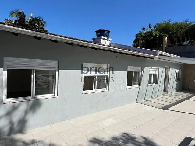 Casa com 496m² 2 quartos e 2 banheiros, à venda, no bairro Vila Nova em Novo Hamburgo