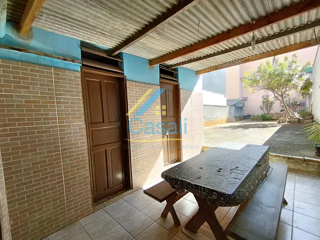 Casa com 220m², à venda, no bairro Centro em São Roque
