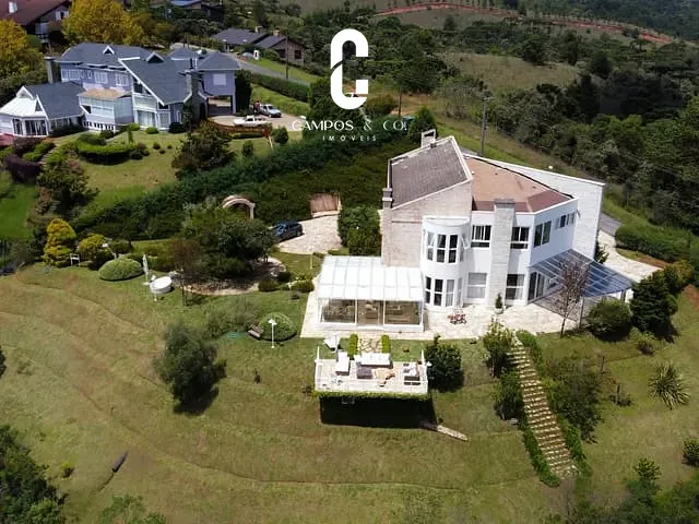 Casa 4 quartos e 5 banheiros, à venda, no bairro Iporanga em Campos Do Jordão
