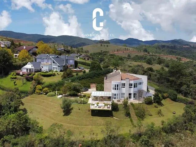 Casa 4 quartos e 5 banheiros, à venda, no bairro Iporanga em Campos Do Jordão