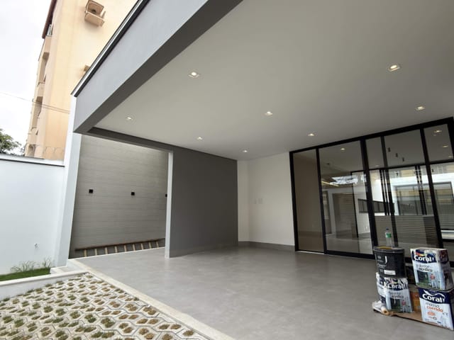 Casa 3 quartos e 4 banheiros, à venda, no bairro Grã-Duquesa em Governador Valadares
