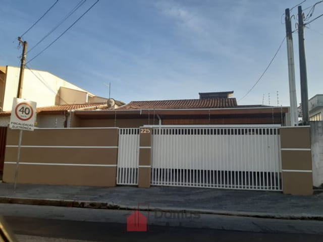 Casa com 270m², à venda, no bairro Parque São Luís em Taubaté