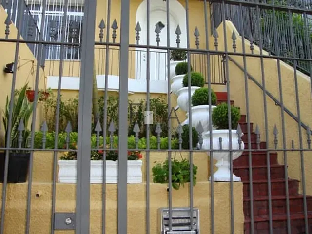 Casa com 160m² 3 quartos e 2 banheiros, para alugar, no bairro Aclimação em São Paulo