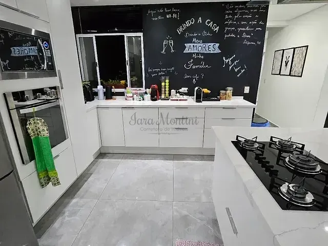 Casa com 500m² 3 quartos e 3 banheiros, à venda, no bairro Chácara Roselândia em Cotia