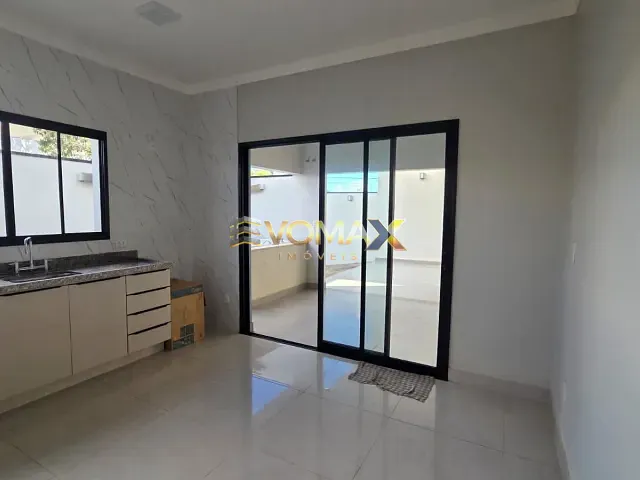 Casa 3 quartos e 3 banheiros, à venda, no bairro Vila Popular em Itapetininga