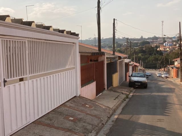 Casa 3 quartos e 2 banheiros, à venda ou para alugar, no bairro Parque Santa Maria em Tatuí