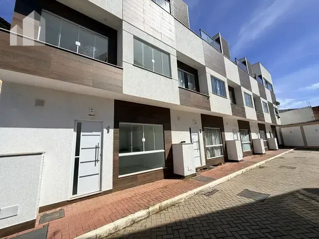 Casa com 100m² 2 quartos e 2 banheiros, à venda ou para alugar, no bairro Conjunto Residencial Redenção em Nova Iguaçu