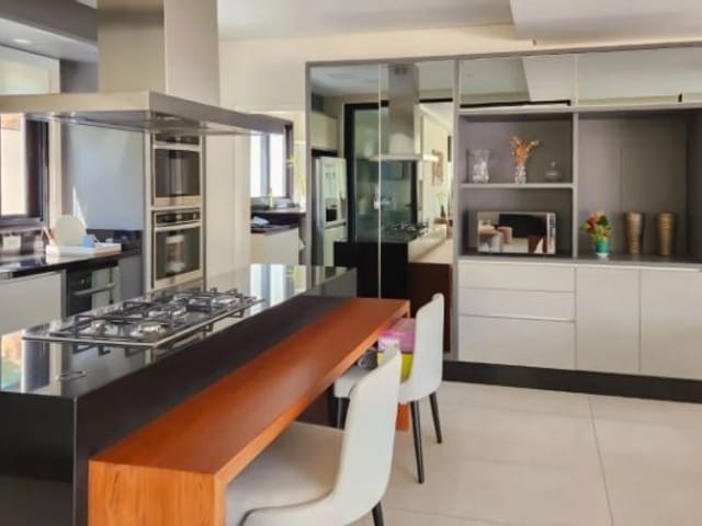 Casa com 550m² 5 quartos e 5 banheiros, à venda, no bairro Jardim do Golfe em São José dos Campos